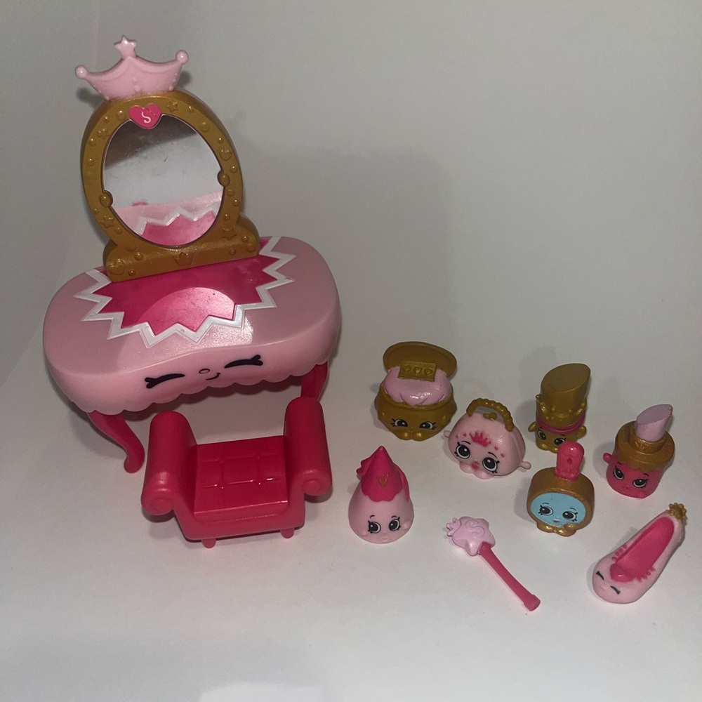❌SOLD ON MERCARI❌Shopkins Season 7 Princess Party Themed Play Set